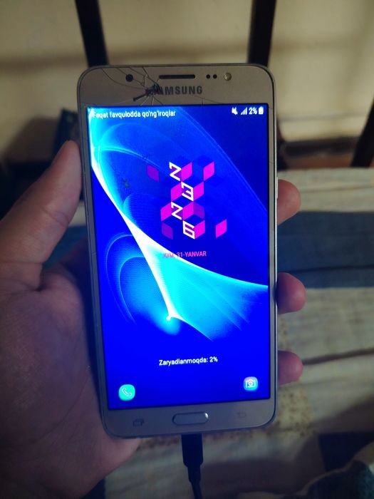 Samsung galaxy J7 srochno sotiladi