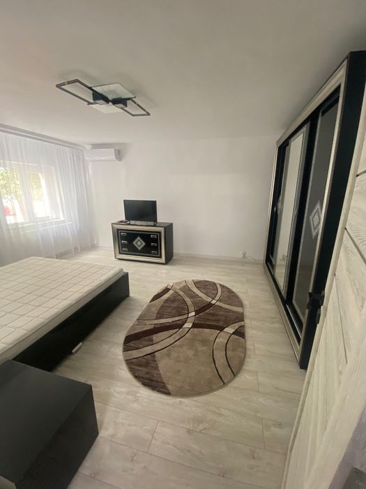 Închiriez garsoniera 1 mai