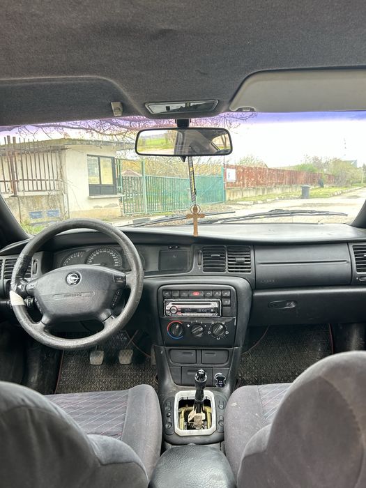 Продавам opel bektra B на части 2.0 бензин 136 коня