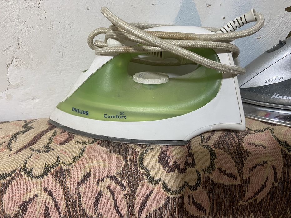 Продам два пылесоса и прочее.