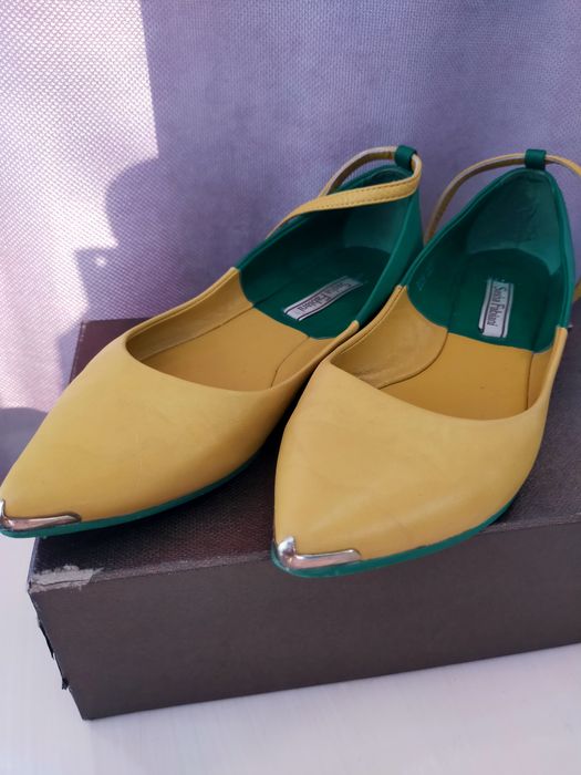 Балетки и кроссовки