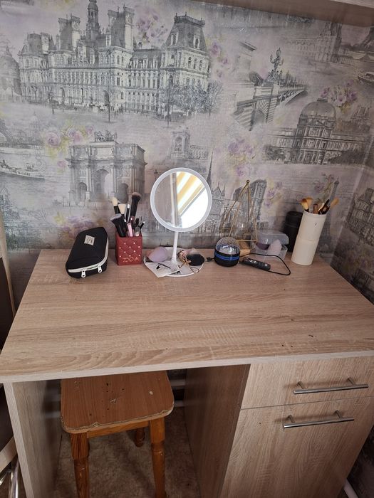 Продам стол за 15тыс.тг