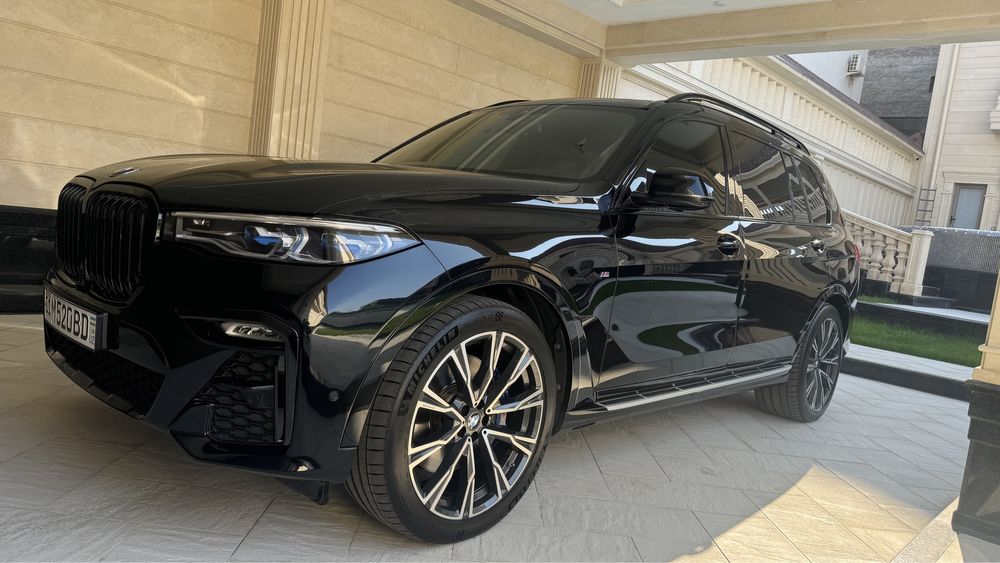 BMW X7 50i 4.4 литра