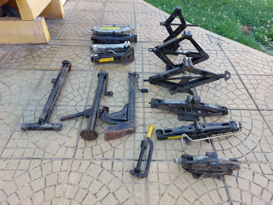 Автомобилни крикове