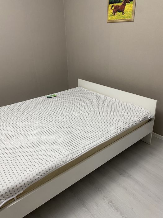 Продам срочно Кровать для спальни,в хорошом состояние