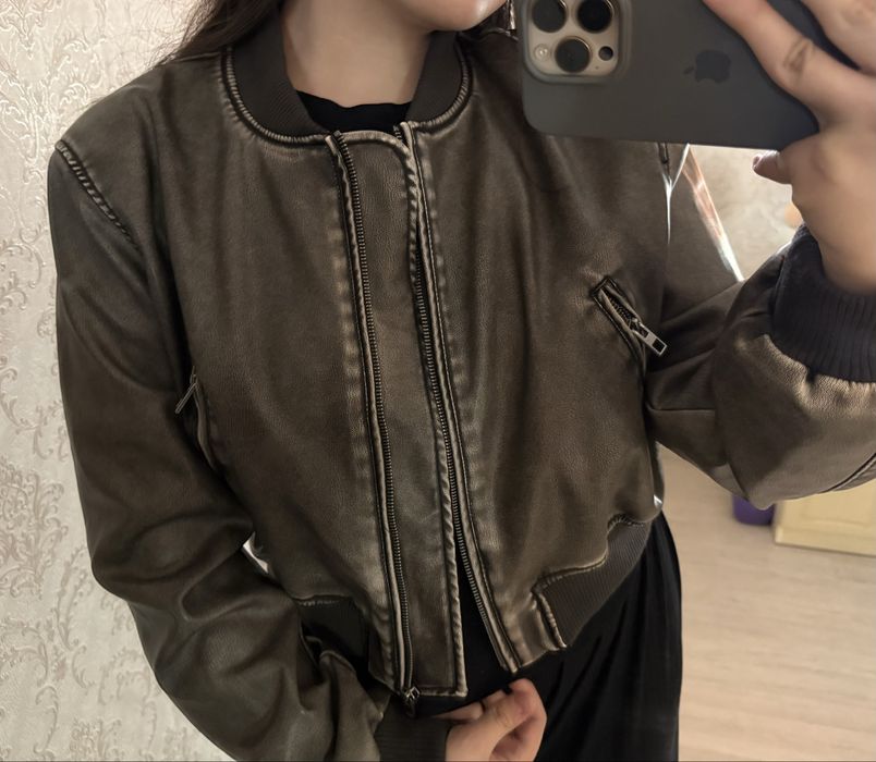 Куртка Zara продается новая