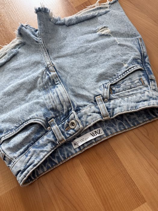 Blugi Zara marimea 32