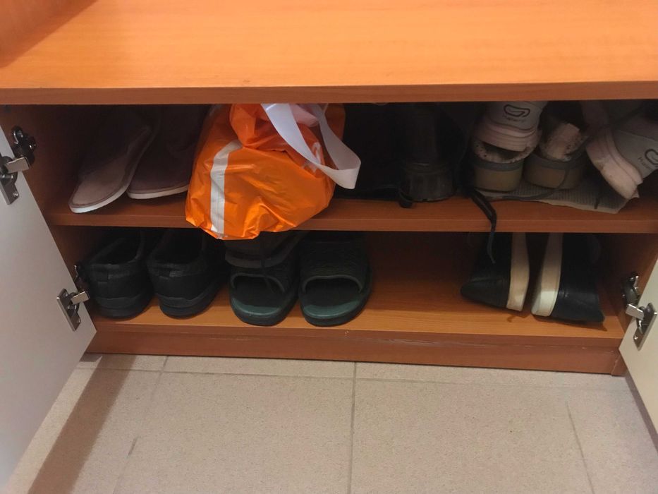 Шкаф за обувки без забележки