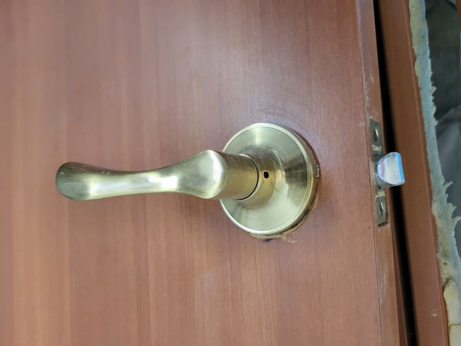 Дверь с коробкой
