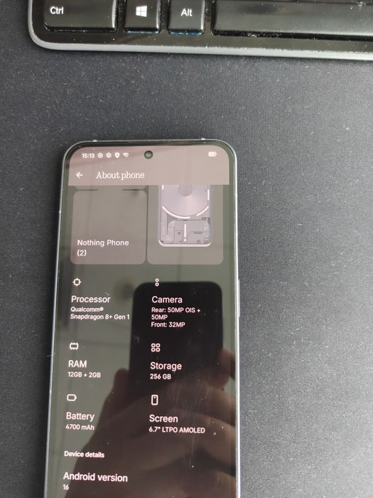 Nothing Phone 2 - top