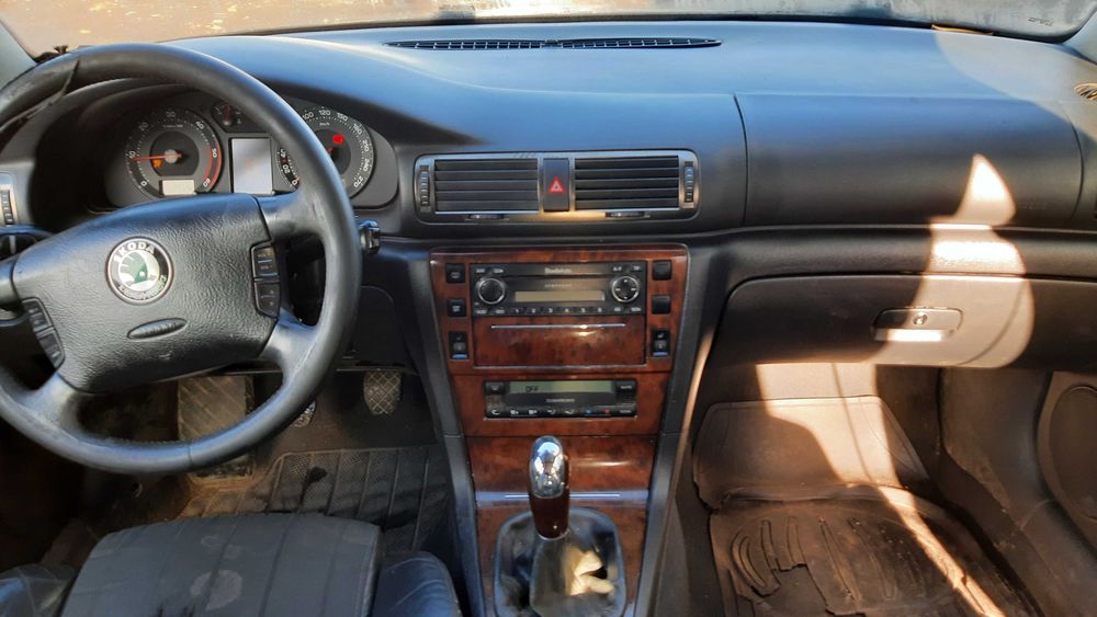 Dezmembrez Skoda Superb 1 1.9TDI/AVB/usa/portbagaj/grila/faruri/stopuri/oglinda/jante/interior/volan/aripa/capota