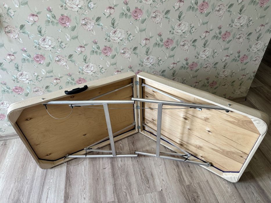 Кушетка для мастера бьюти