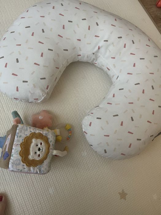 Възглавница за кърмене