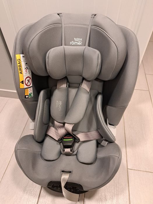 Scaun auto copii Britax Romer - rotativ
luni-7 ani, 40-125 cm, Isofix, SWIVEL Frost Grey