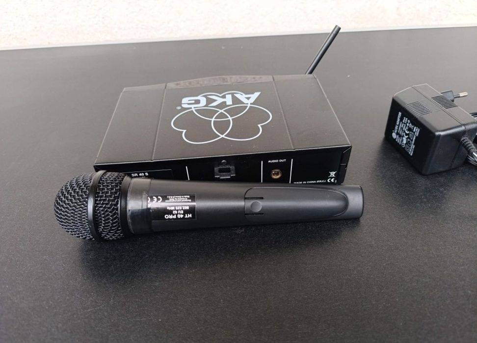 Set microfon și receiver AKG SR 40 PRO