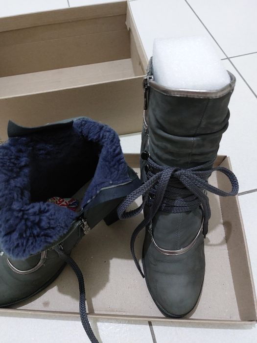 Продаю ботинки зима