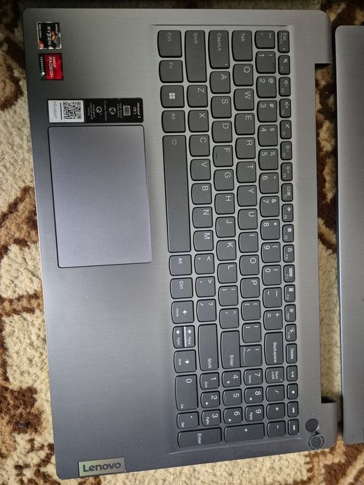 Doua laptopuri nefuncționale lenovo