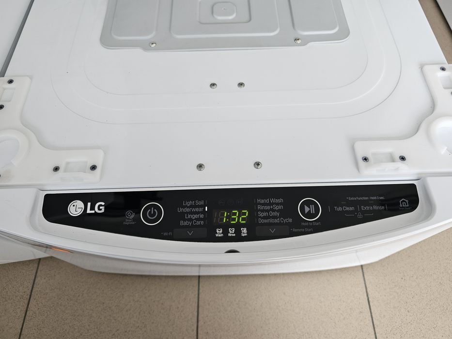 Малка Пералня LG