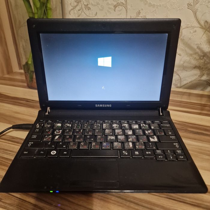 Продам нэтбук Samsung NP100.