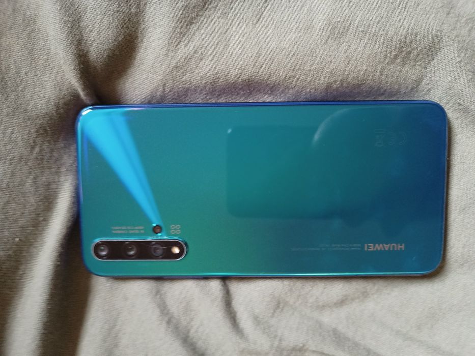 Продавам Huawei Nova 5 T
