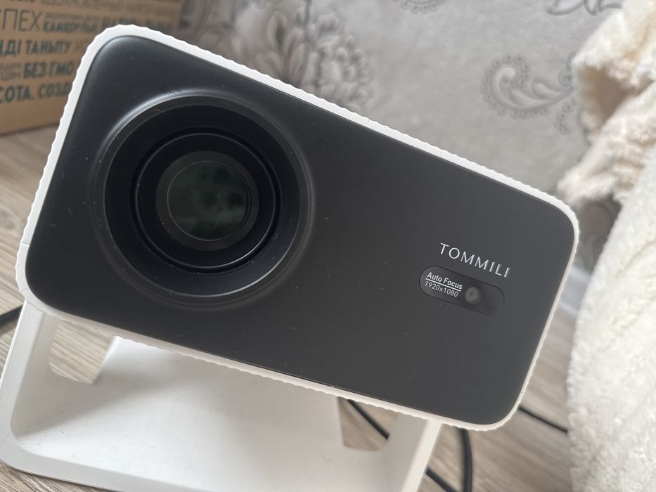 Проектор на стену Tommili Lumix HD