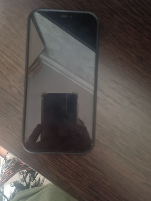 Продам iphon 12.