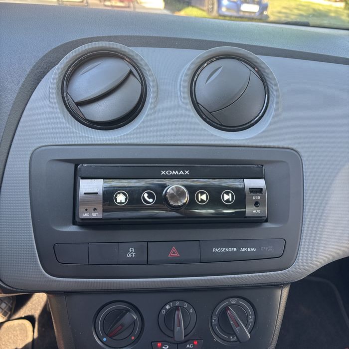 Navigație Auto 1 DIN XOMAX XM-V762 - Ecran Rabatabil 7", Bluetooth, USB, AUX & Cameră Marșarier