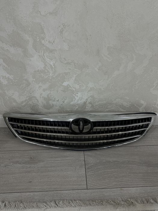 Продам решетку на камри 30-35