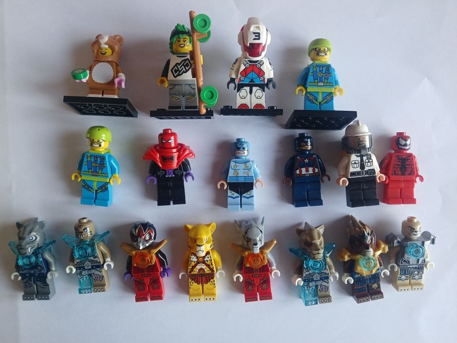 Много оригинални лего фигурки