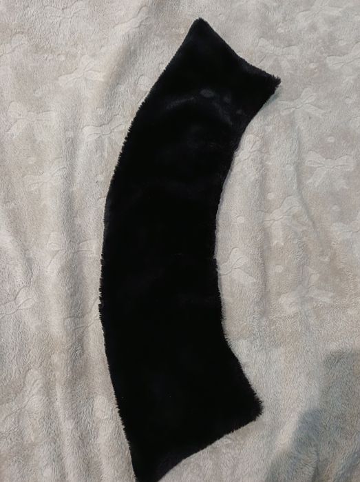 Guler de  blana, negru