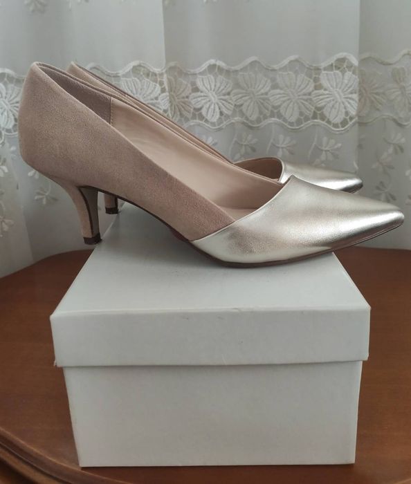 Дамски обувки с ток