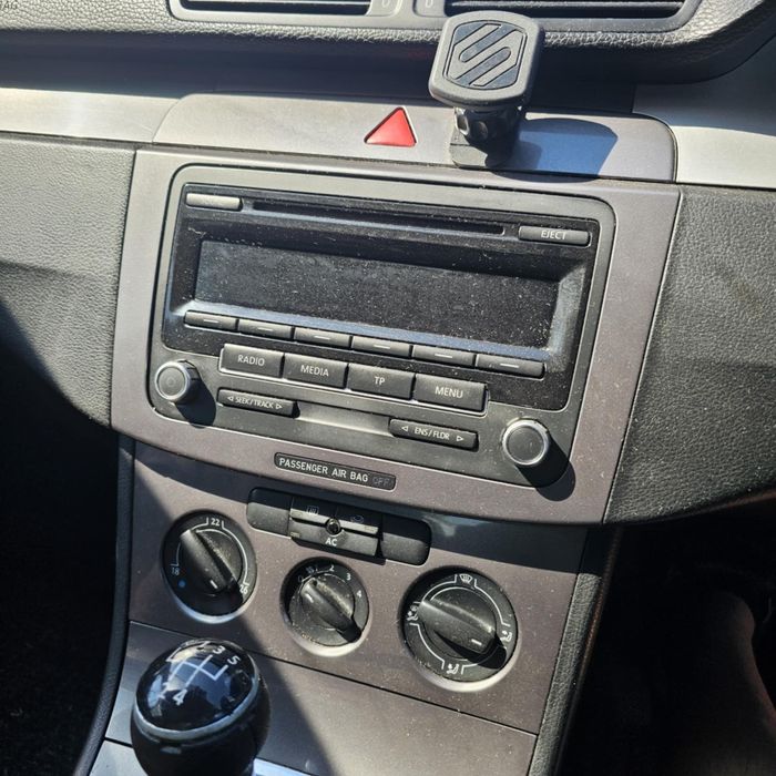 Пасат Б6 1.9 дизел 105кс БКЦ. черен на ЧАСТИ (Passat B6 BKC na chasti)