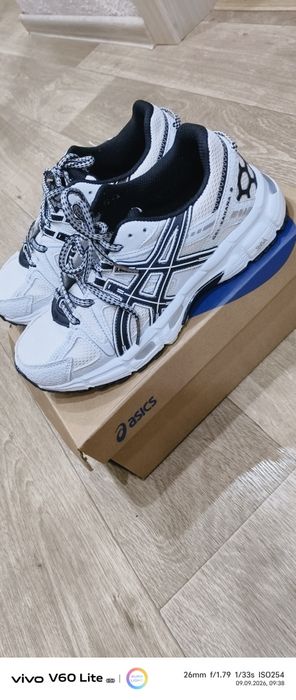 Кроссовки  ASICS