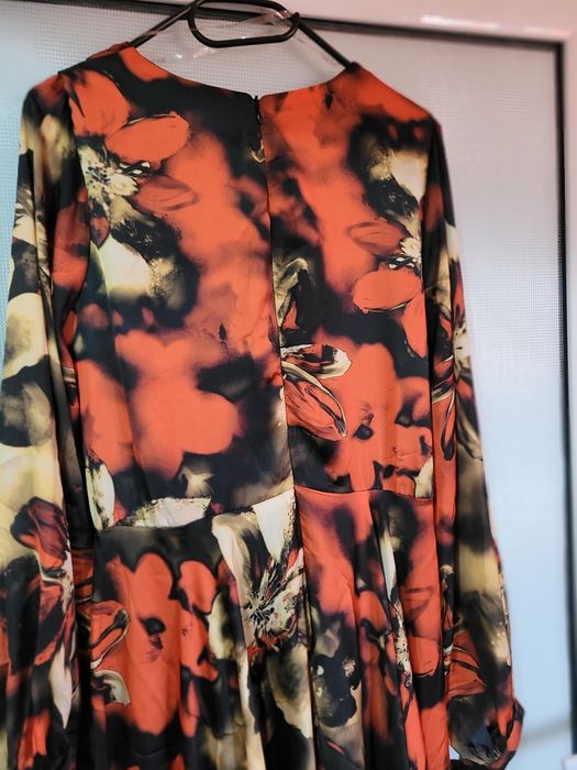 Vând rochie nouă elegantă