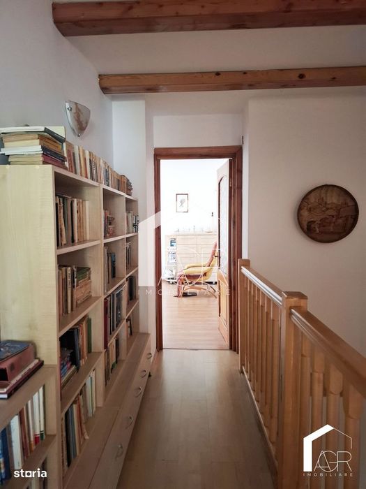 Casa tip duplex cu 6 camere, zona Republicii