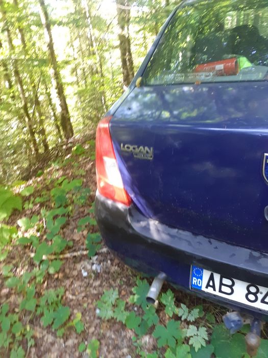 Vand logan 1..4 benzina
