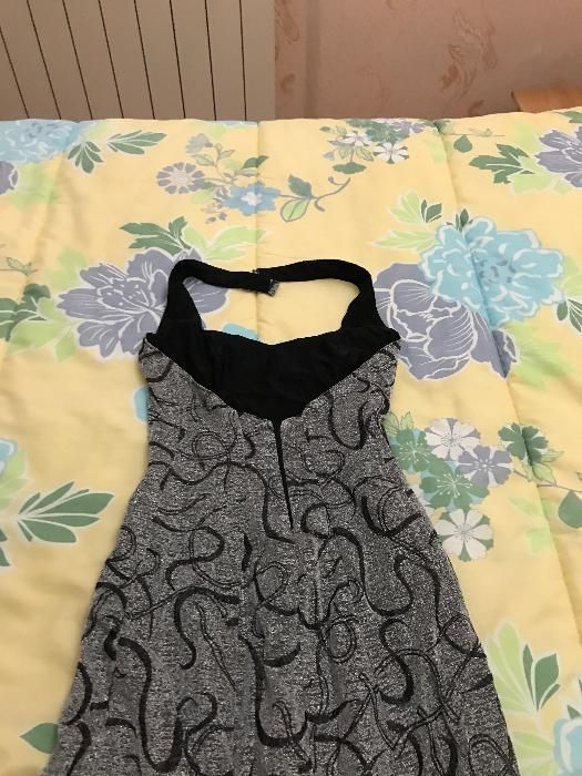 прекрасна дълга официална рокля