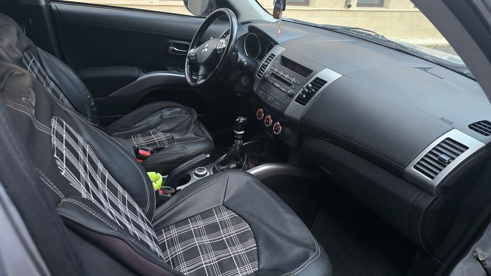 De vanzare Mitsubishi Outlander 4x4