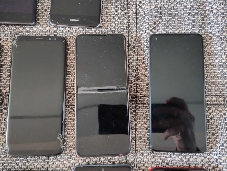 РАЗЧИСТВАНЕ ЛОТ GSM телефони за части