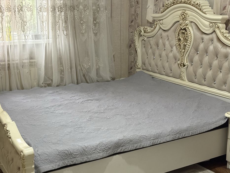 продам спальный гарнитур б/у. 150000тг.