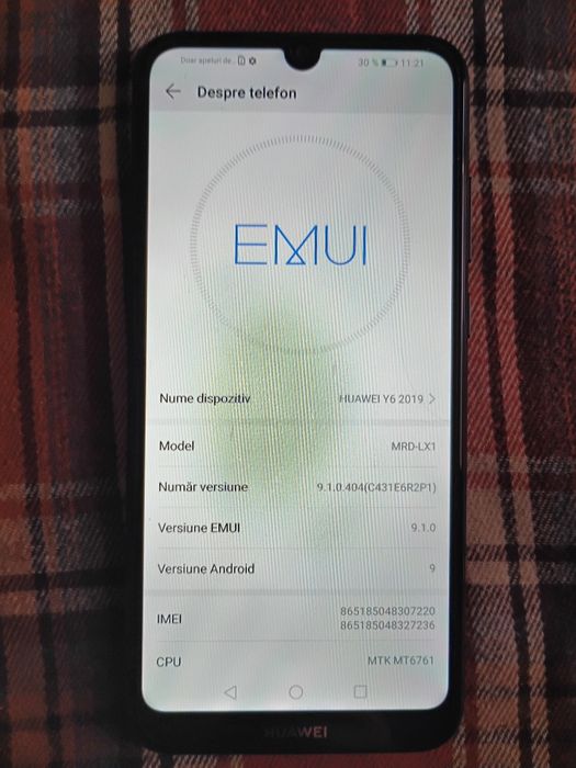 Telefon Huawei Y6 2019 cu folie pe ecran și spate