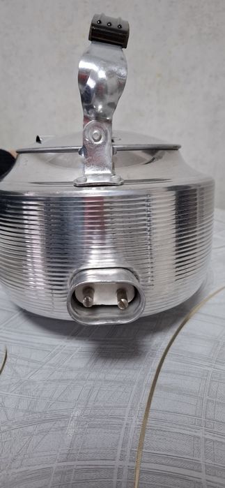 Продам чайник электрический