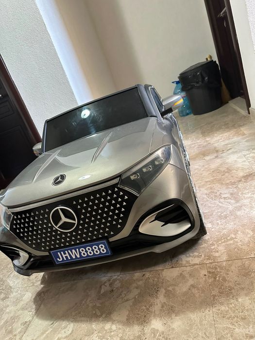 Акумулаторен джип Mercedes