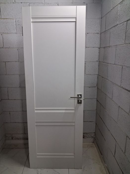 Есік сатылады межкомнат.