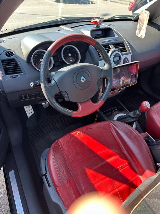 Renou cabrio 19dizal,131cai putere anul fabricației  2005 km 344 de mi