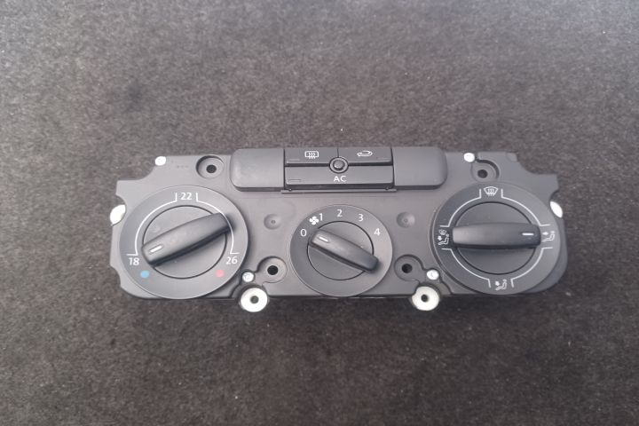 Comanda AC 1K0820047JD 1K0820047JD Volkswagen VW Golf a 5-a generatie