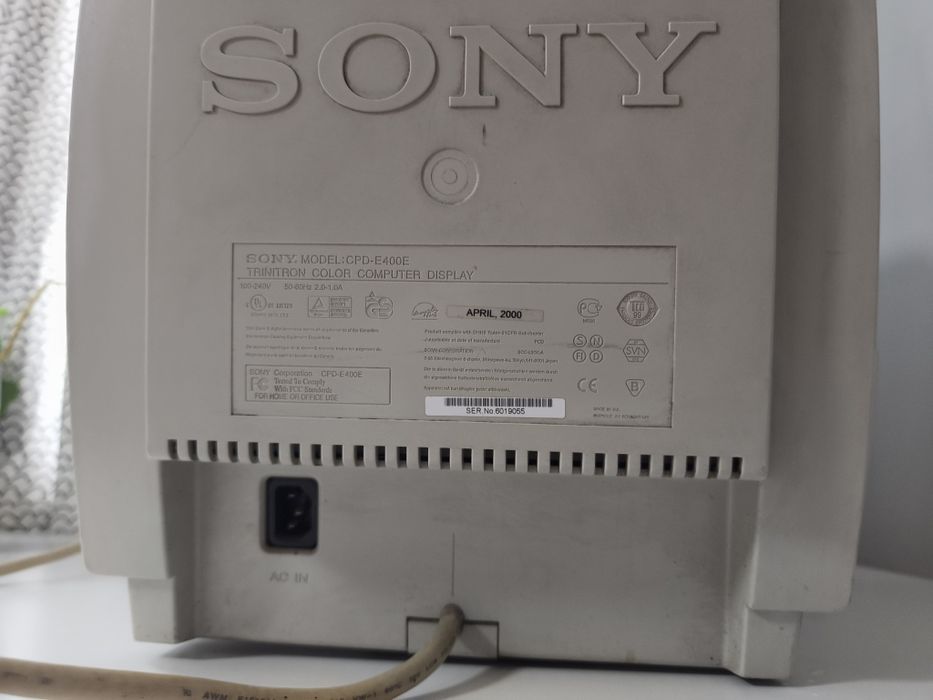 Монитор CRT Sony Trinitron E400 April 2000