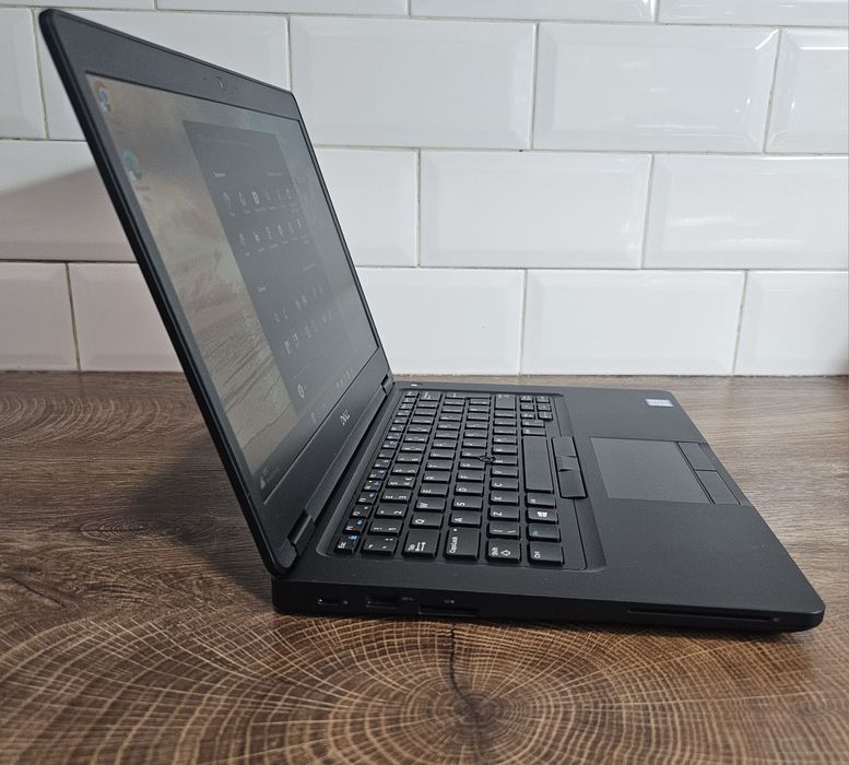 Лаптоп Dell Latitude 5490