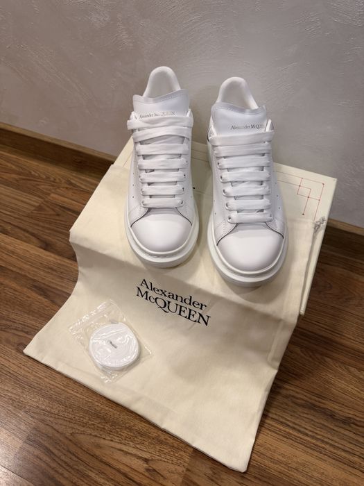 Alexander Mcqueen- WHITE