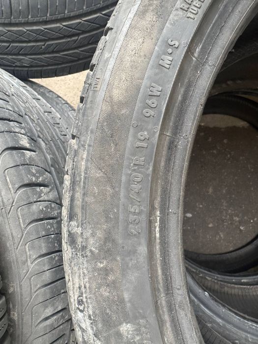 235 / 40 / 19 cantinentall